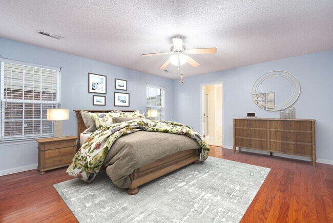 Building Photo - 117 Vancouver Rd