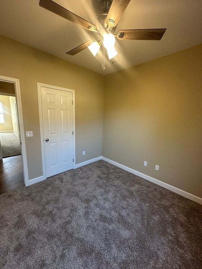 Building Photo - Remodeled 4 Bedroom 2 Bathroom in Stonecrest