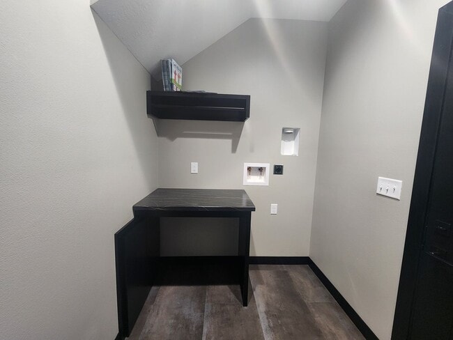 Building Photo - Brand New Townhomes!