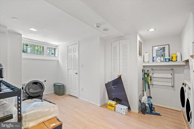 Building Photo - 1647 34th St NW