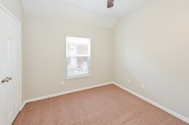 Building Photo - 10364 Stone Gate Dr