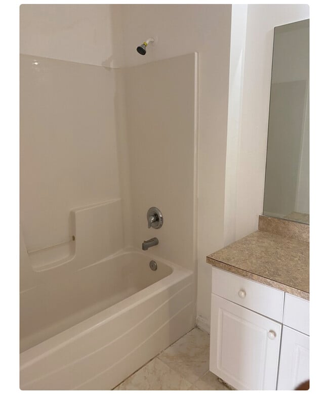 Building Photo - 2813 3rd St SW