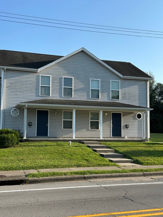 Building Photo - 615 E Park St