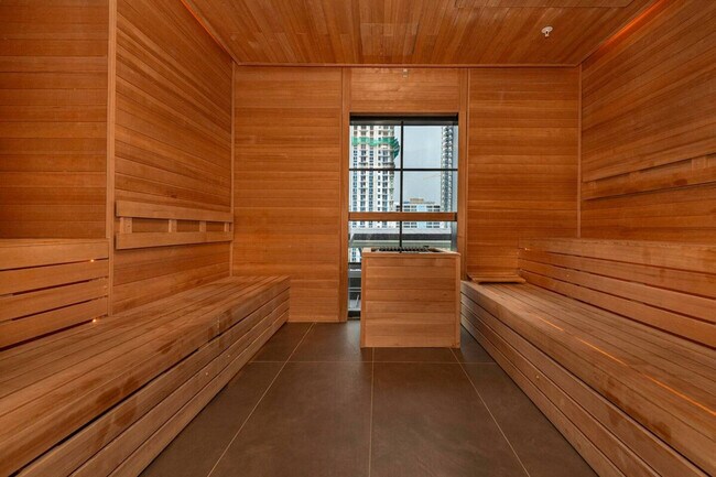 Building Photo - 125 NE 6th St