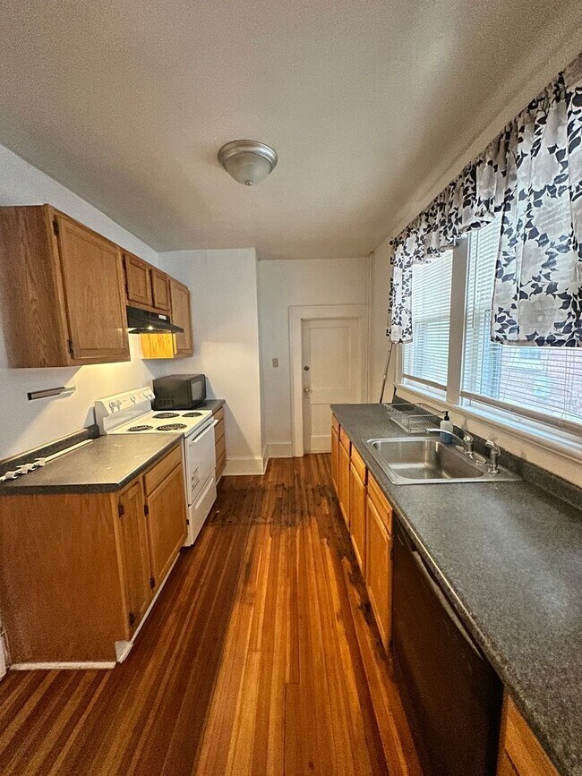 Building Photo - 527 Maryland Ave