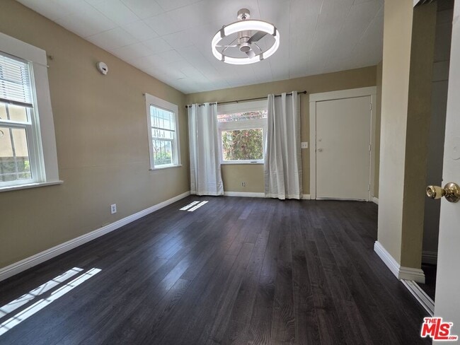 Building Photo - 367 N Avenue 52