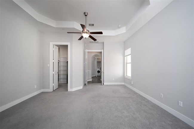 Building Photo - 5743 Kiam St