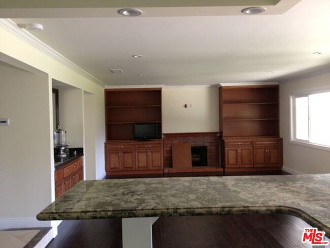 Building Photo - 17230 Avenida de la Herradura