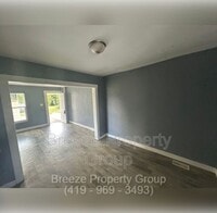Building Photo - 523 E Vine St
