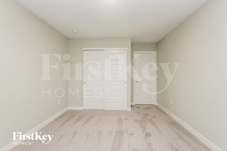 Building Photo - 2464 S Carlota Dr