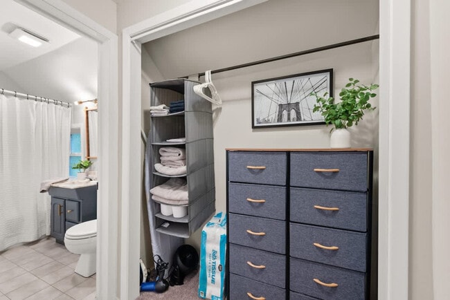 Building Photo - 3175 Rocky River Dr