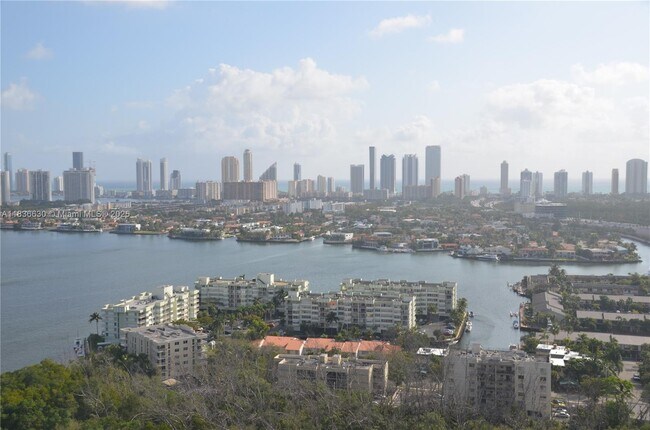 Building Photo - 16385 Biscayne Blvd
