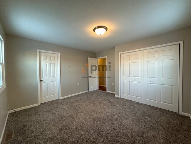 Building Photo - 333 Midway Dr