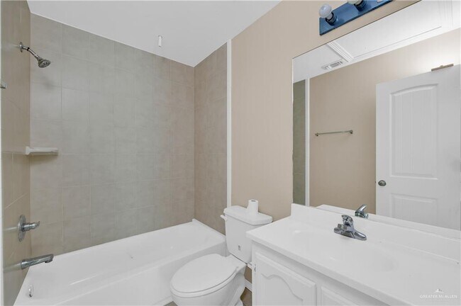 Building Photo - 15 West Dr