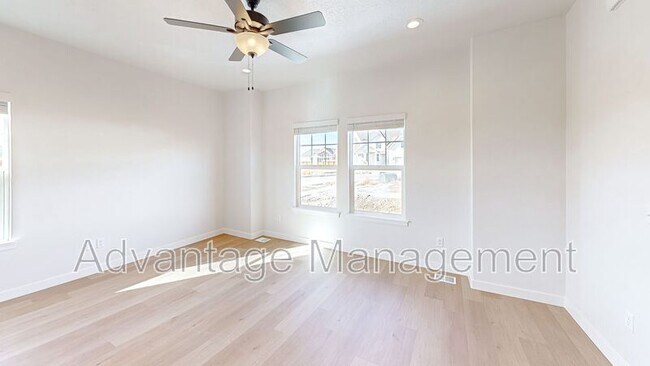 Building Photo - 318 W 2280 S