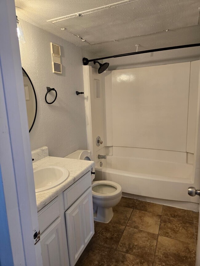 Building Photo - 4747 Allendale Rd