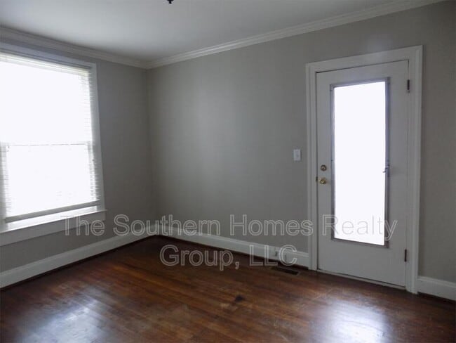 Building Photo - 306 Walker St