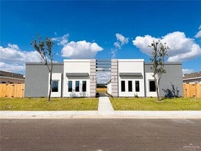 Building Photo - 14 E Walnut Ave