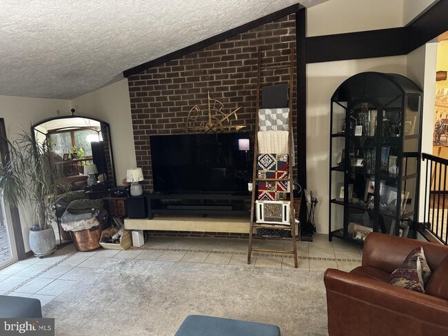 Building Photo - 11800 Wolf Run Ln