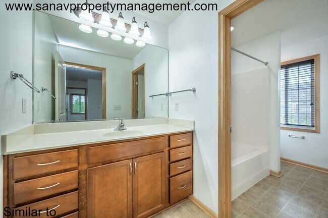 Building Photo - "Charming Family Haven: 2-Bed, 1.5-Bath Home with Versatile Loft in Prime Location"