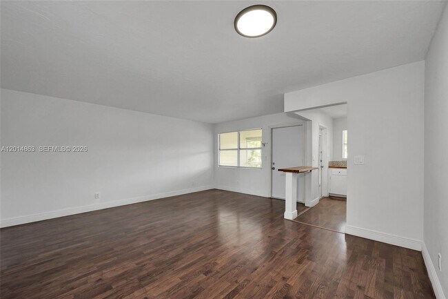 Building Photo - 250 Layne Blvd