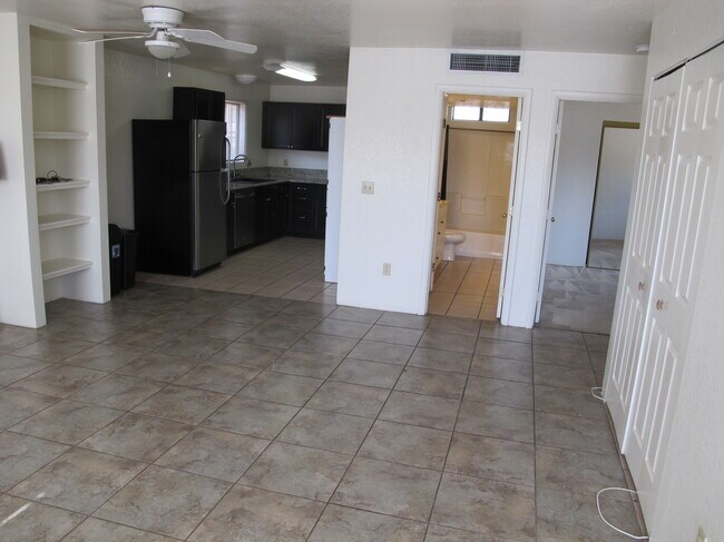 Building Photo - 1620 N Fremont Ave