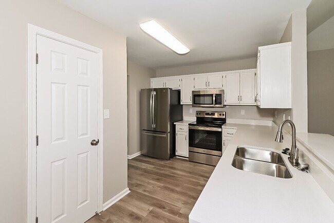 Building Photo - 4244 Shadow Oaks Dr