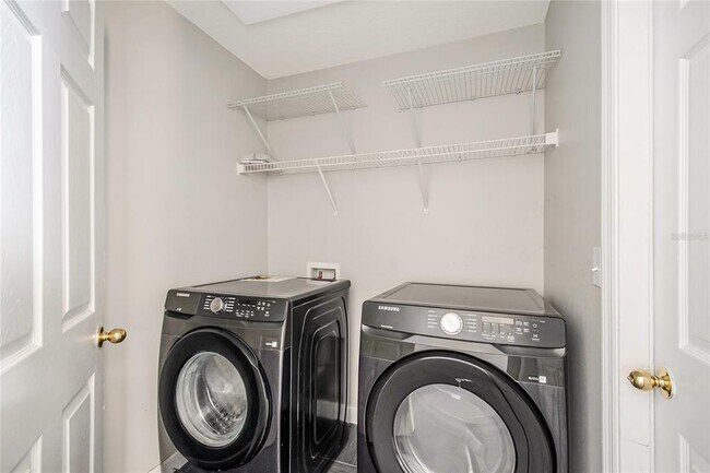 Building Photo - 4655 Doral Park Ave