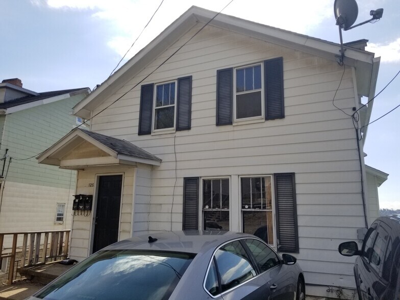 Building Photo - 127 Lorentz St