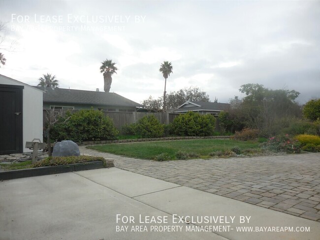 Building Photo - 384 Gunter Ln