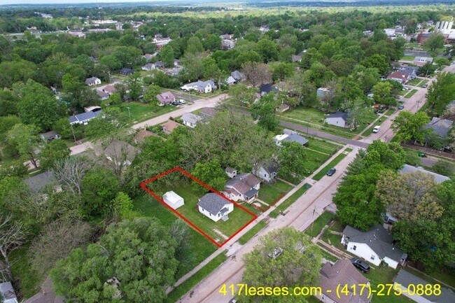 Building Photo - 2139 N Taylor Ave