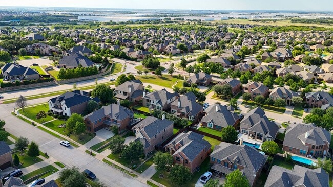 Building Photo - Gorgeous 2-story in Keller