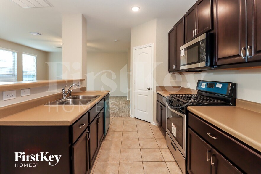 Building Photo - 9935 Yanet Grove Ln