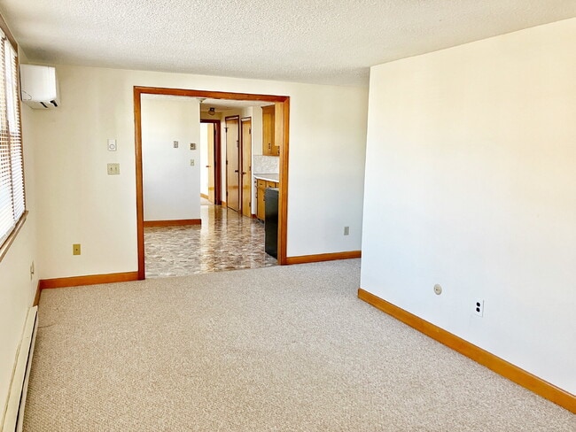 Building Photo - Available July 1st! - Cozy 1-Bedroom Gem in Quincy