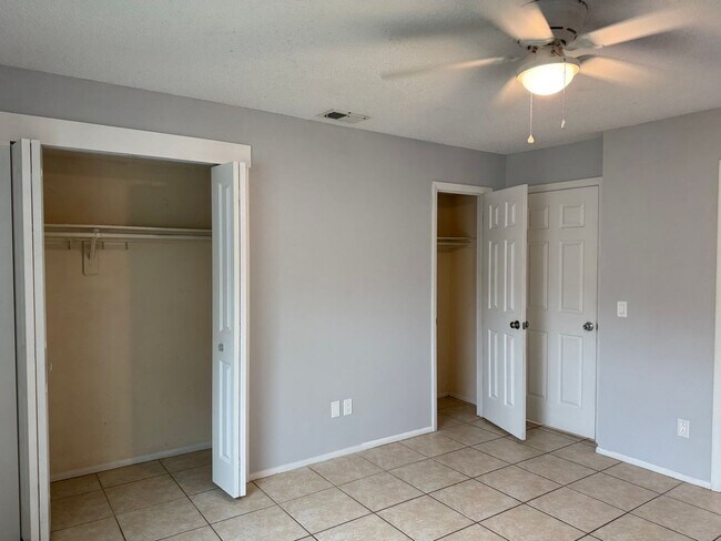 Building Photo - Duplex