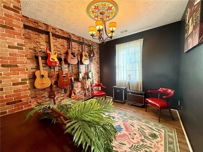 Building Photo - 968 Windcroft Cir NW