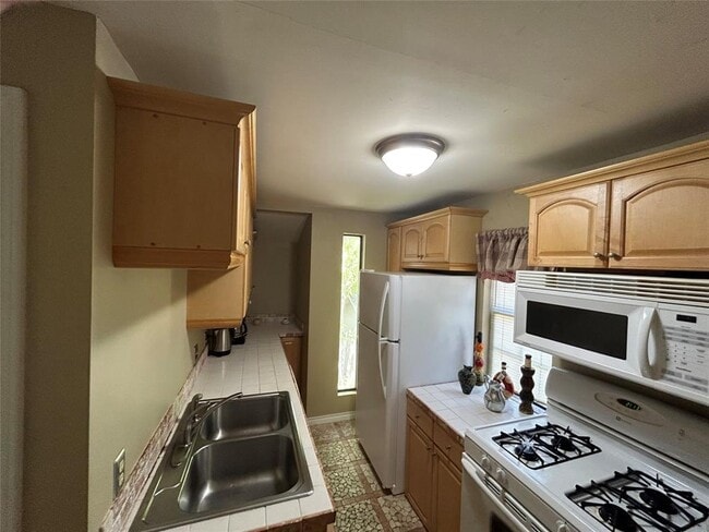 Building Photo - 4812 Avenue G Ave