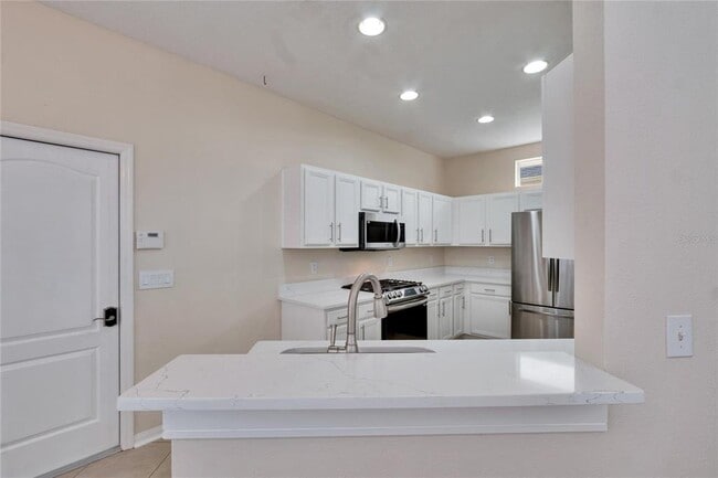 Building Photo - 9105 Crystal Commons Way