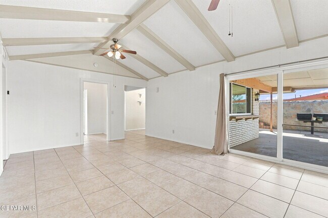 Building Photo - 6621 Mesa Grande Ave
