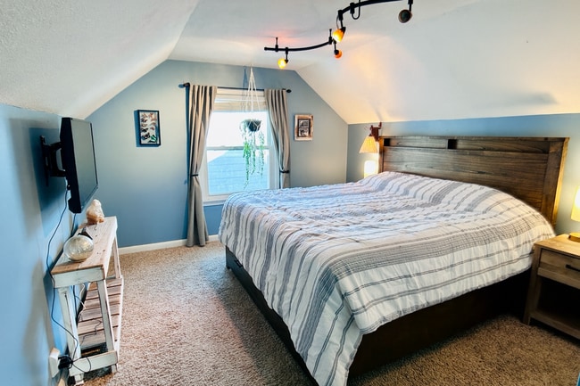 Building Photo - 3 bedroom Cape Cod