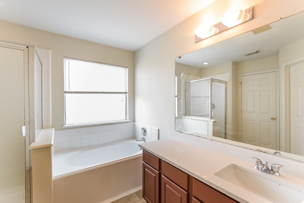 Building Photo - 12226 Carriage Oak Cir