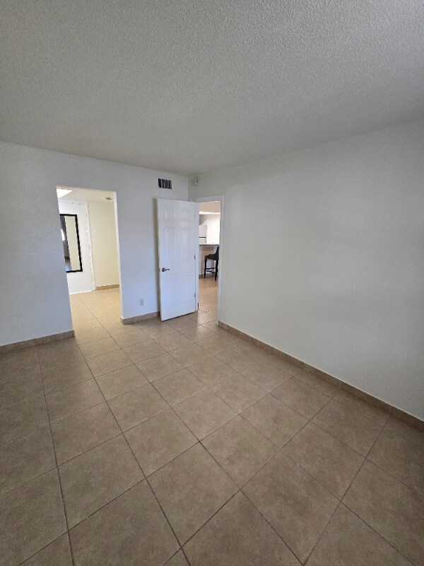 Building Photo - 8302 Bardmoor Blvd