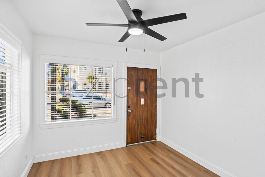 Building Photo - Unit 1