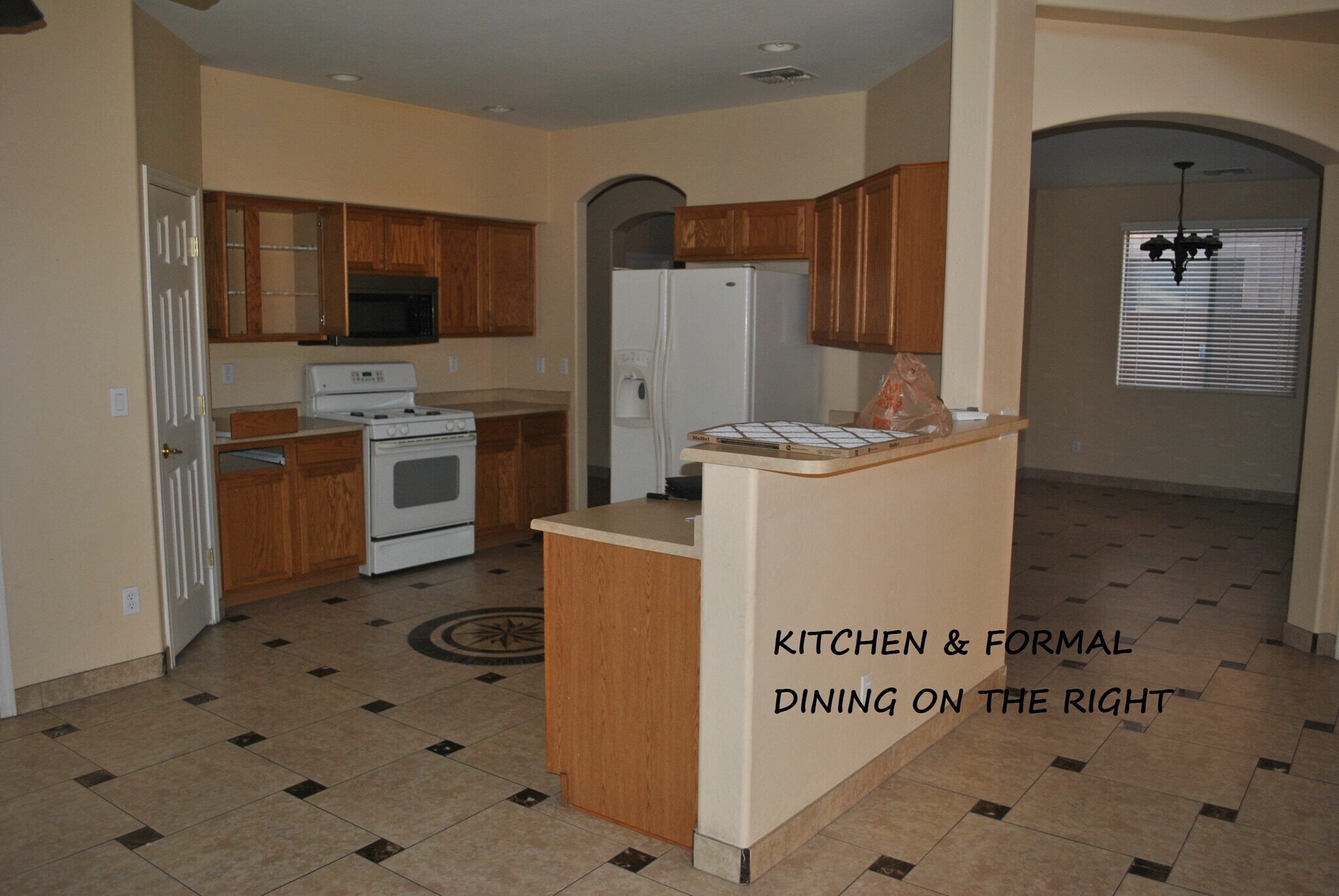 Building Photo - 16519 N 71st Ave