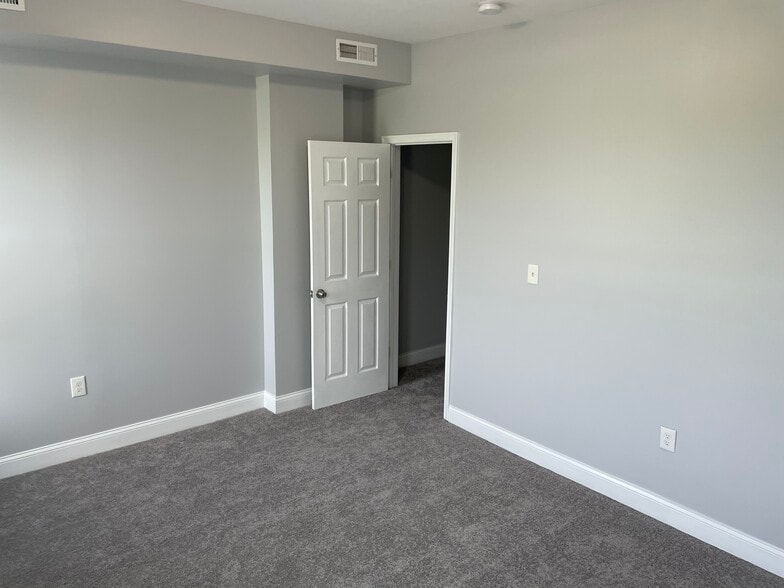 Bedroom - 1116 Homewood Ave