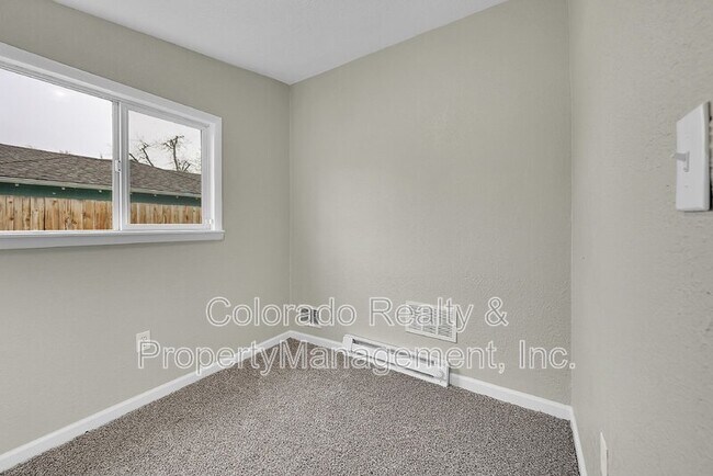 Building Photo - 2761 S Hazel Ct