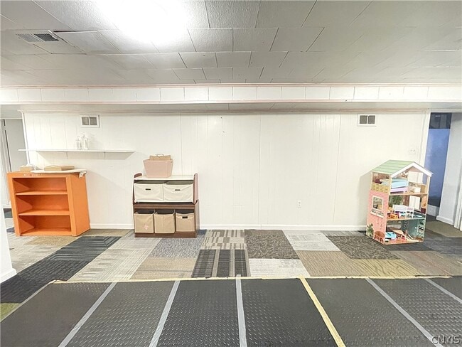 Building Photo - 121 Wadsworth Rd