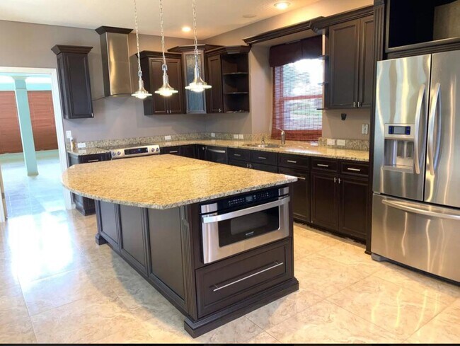 Building Photo - 8055 Glitter Ct