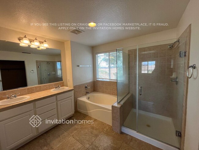 Building Photo - 1566 Maryclair Dr