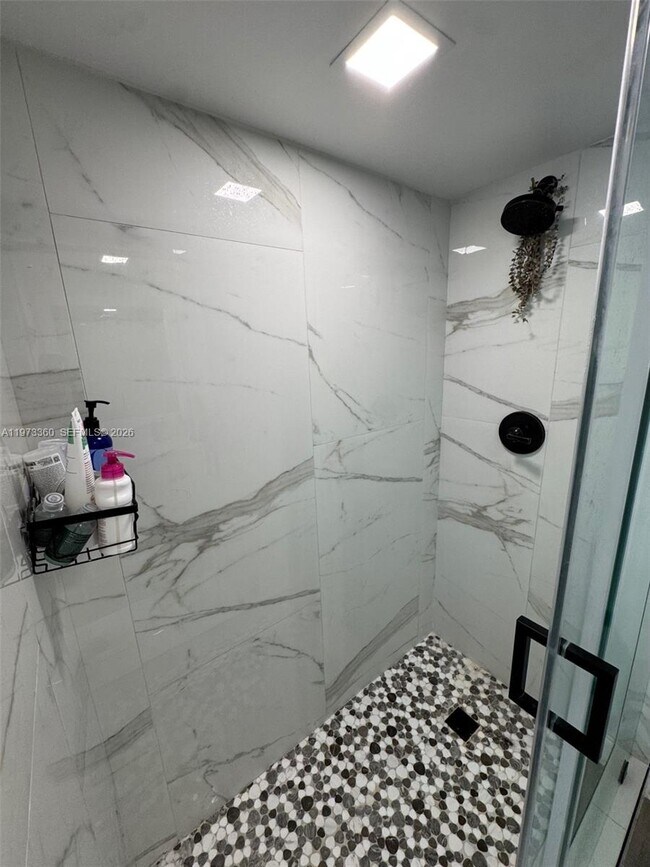 Building Photo - Southwest 102nd Place, Miami, FL 33173 - 3 BR 2.5 BA townhouse